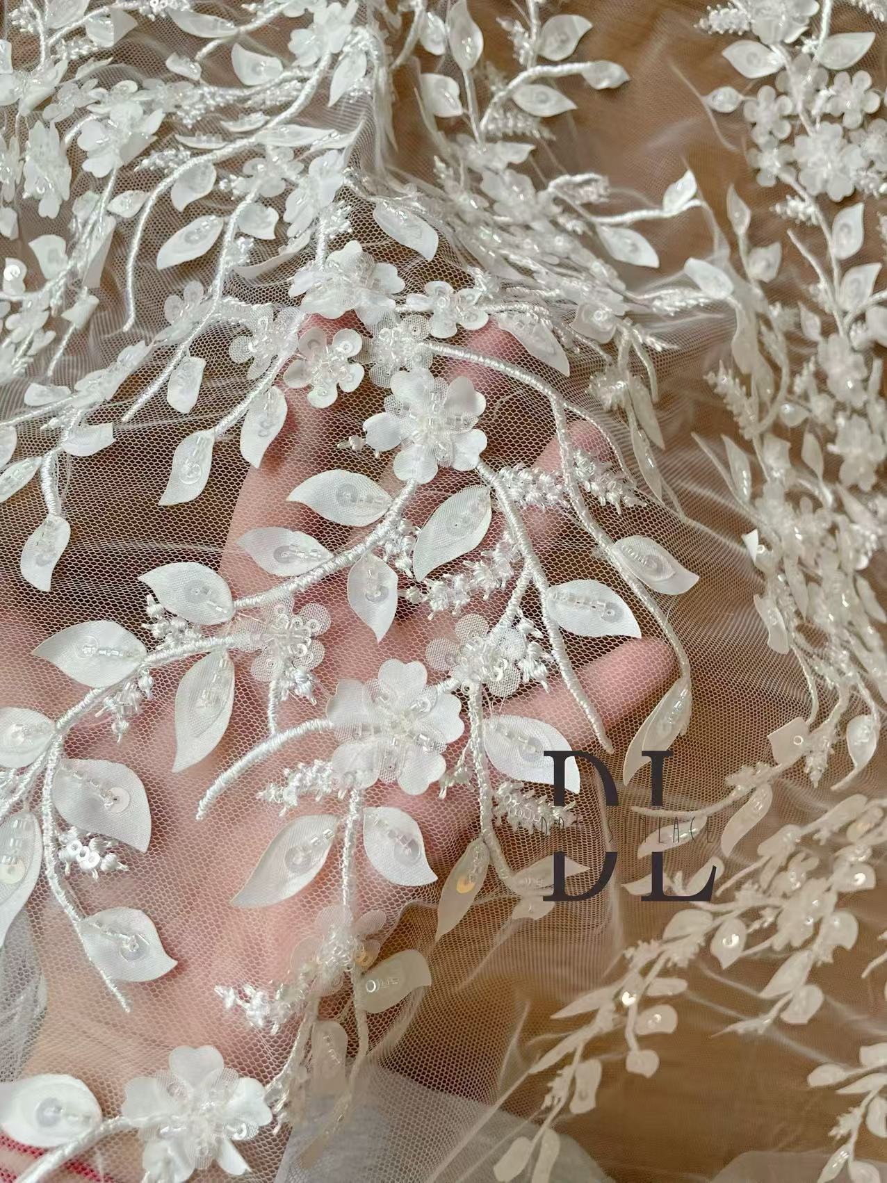 DL130009 Elegante tejido de encaje bordado con un impresionante diseño para vestido de novia DL130009 
