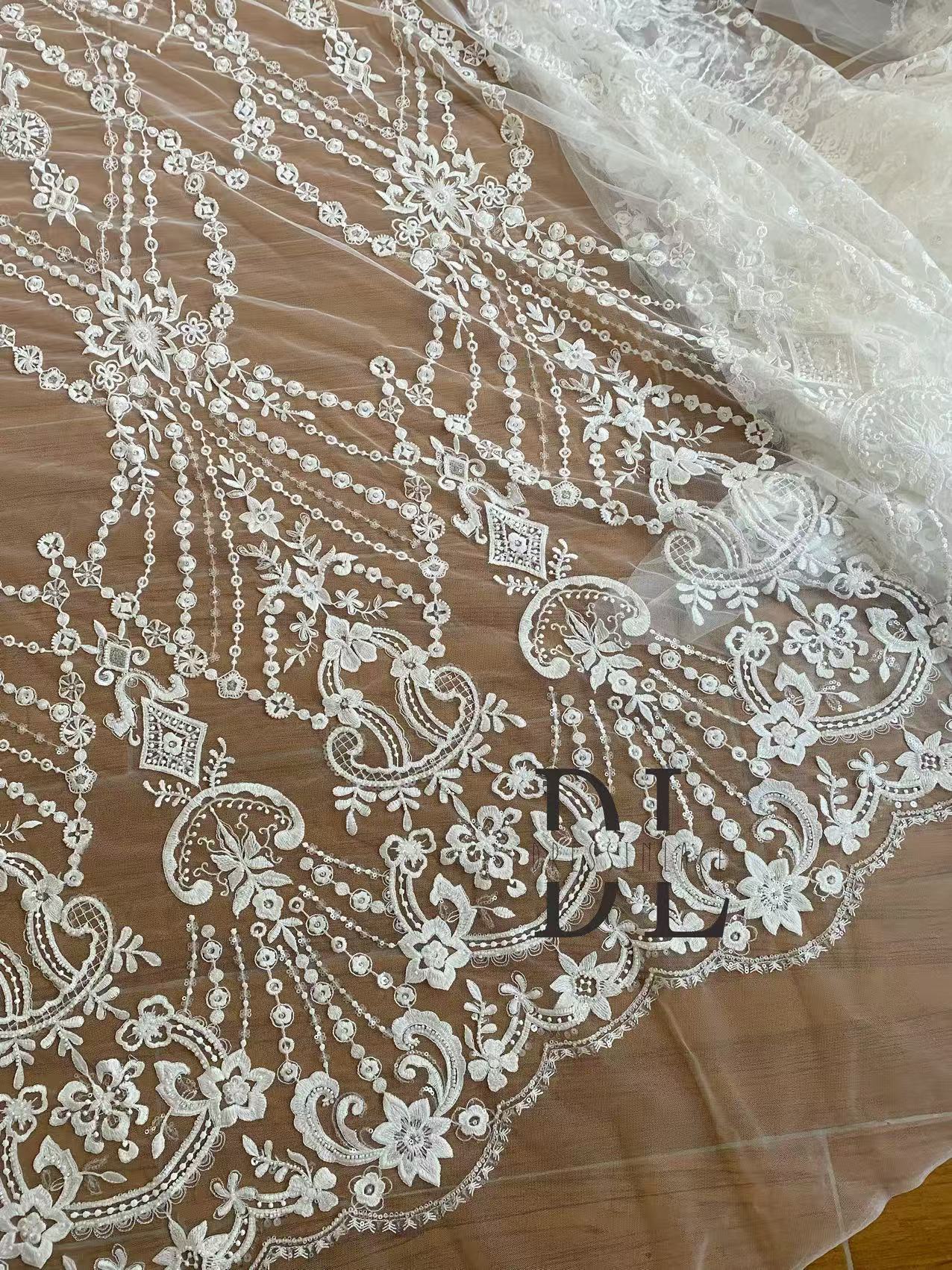 DL130009 Elegante tejido de encaje bordado con un impresionante diseño para vestido de novia DL130009 