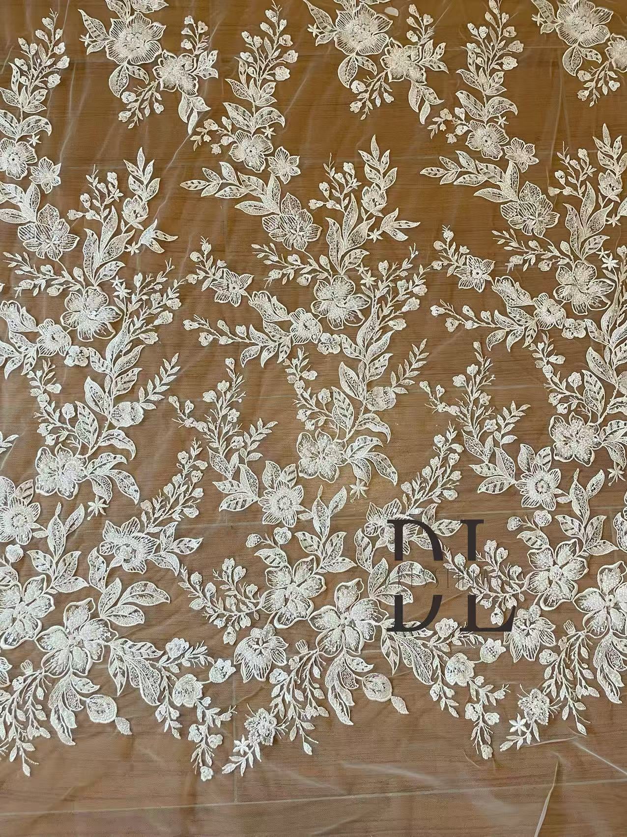 DL130009 Elegante tejido de encaje bordado con un impresionante diseño para vestido de novia DL130009 
