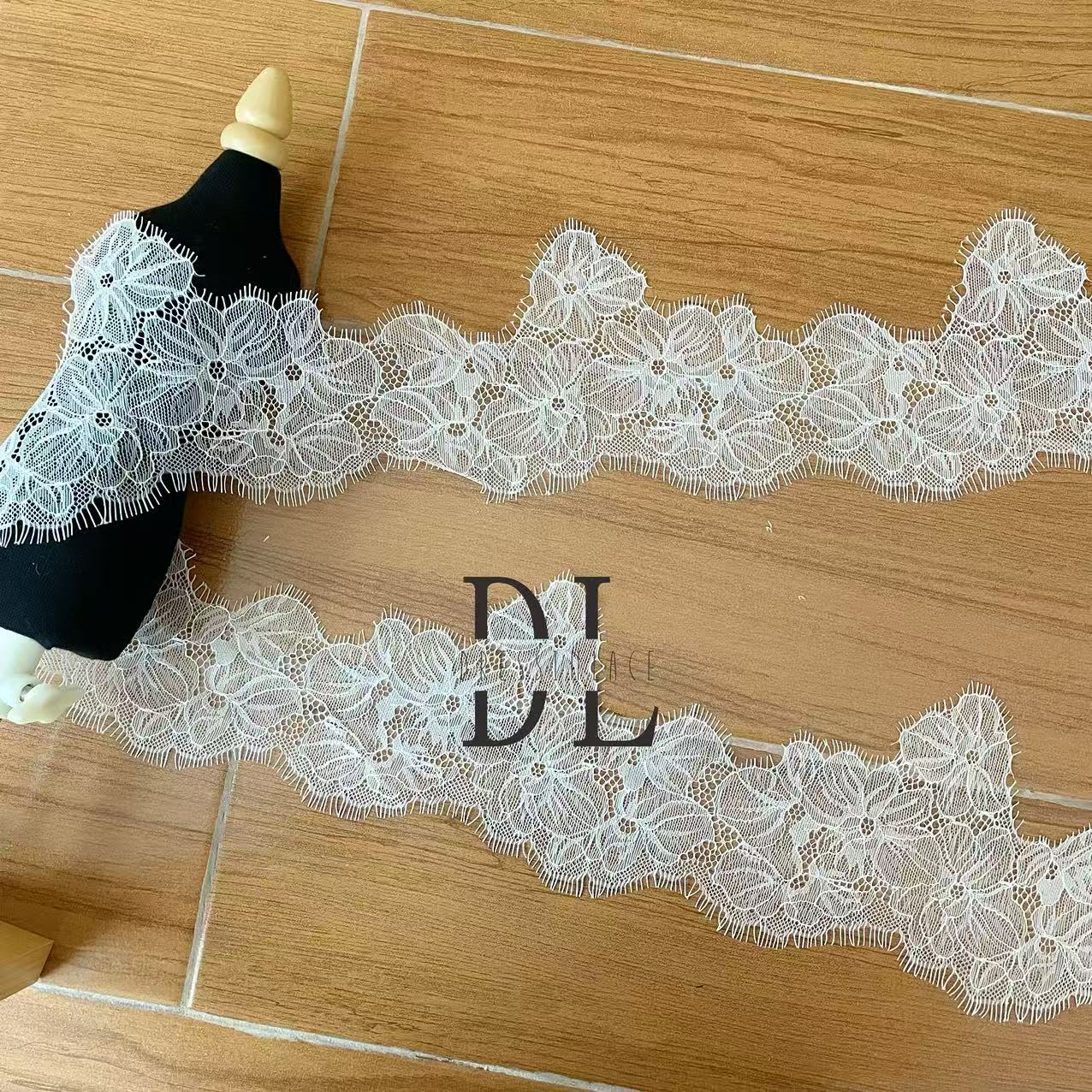 Chantilly trimming lace for fashion clothes, bridal dresses, wedding veils accessories, home textiles decorate