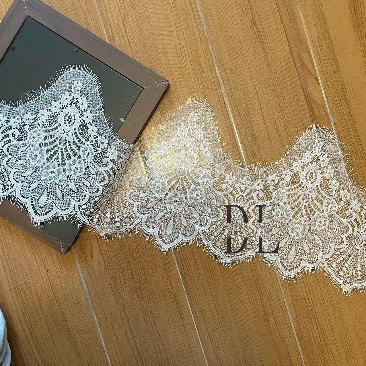Charming Chantilly lace trims for fashion clothes, bridal dresses, wedding veils accessories, DIY garment accessories