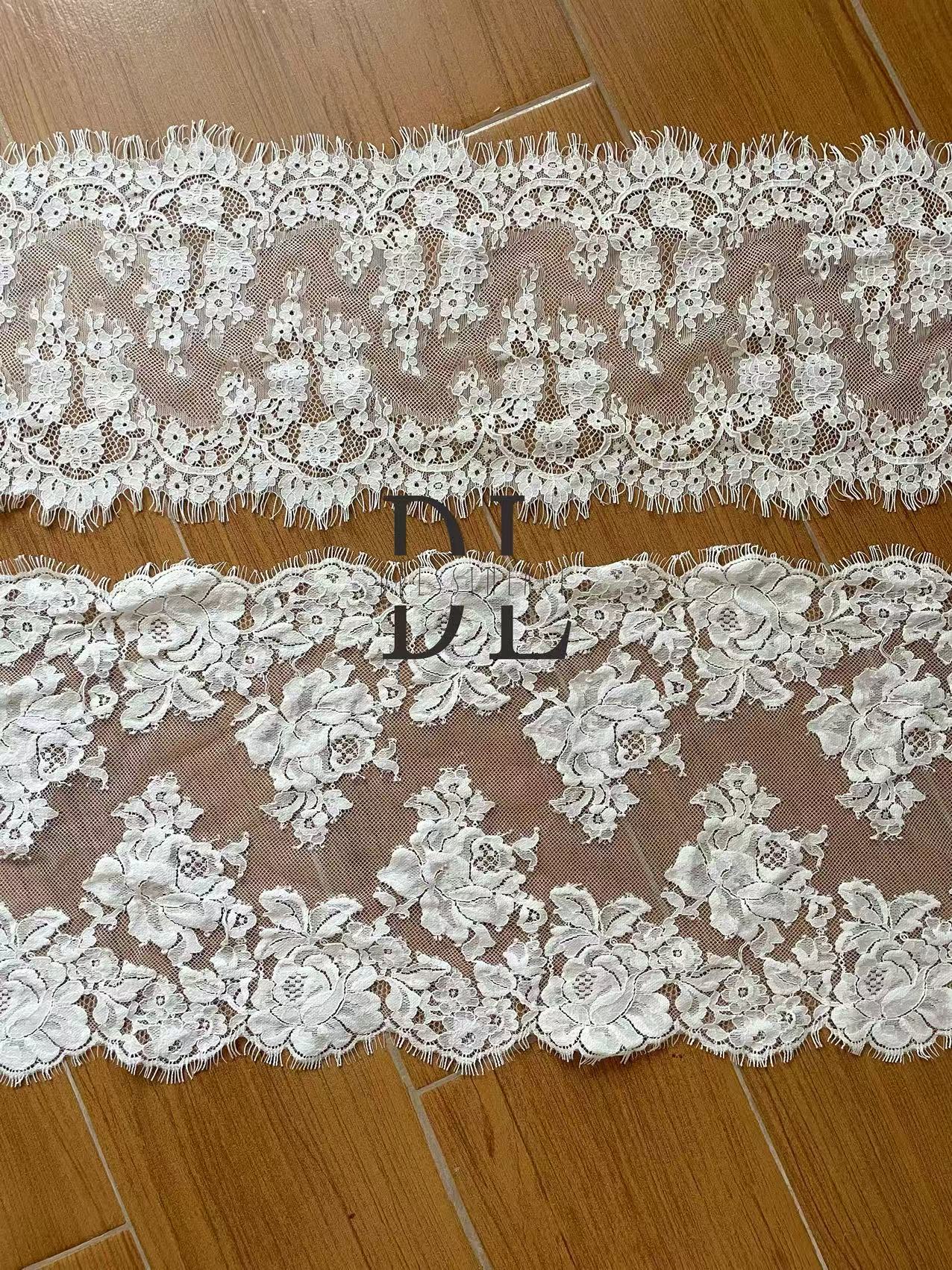 DLX15253 Patrón de hojas bordadas Tejido de encaje Bordes de ancho 15 cm Cuentas y lentejuelas para velos de novia