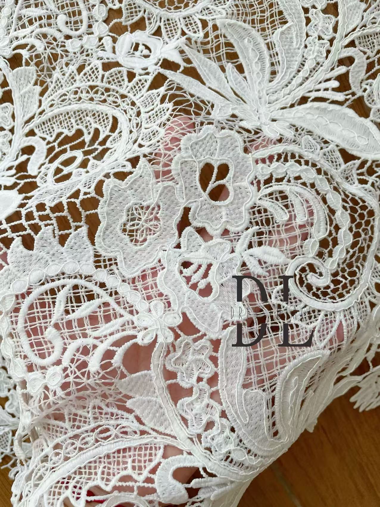 DLG120199 Elegant guipure fashion flowers pattern Lace Fabric For Novia Dresses, bridal wedding gowns, high-custom designers dresses