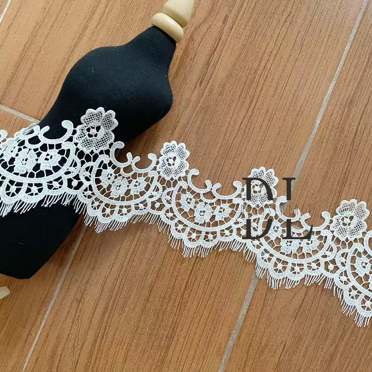 off-white Guipure Lace Trims for DIY fashion clothes, wedding veils accessories, home textiles decorate accessories