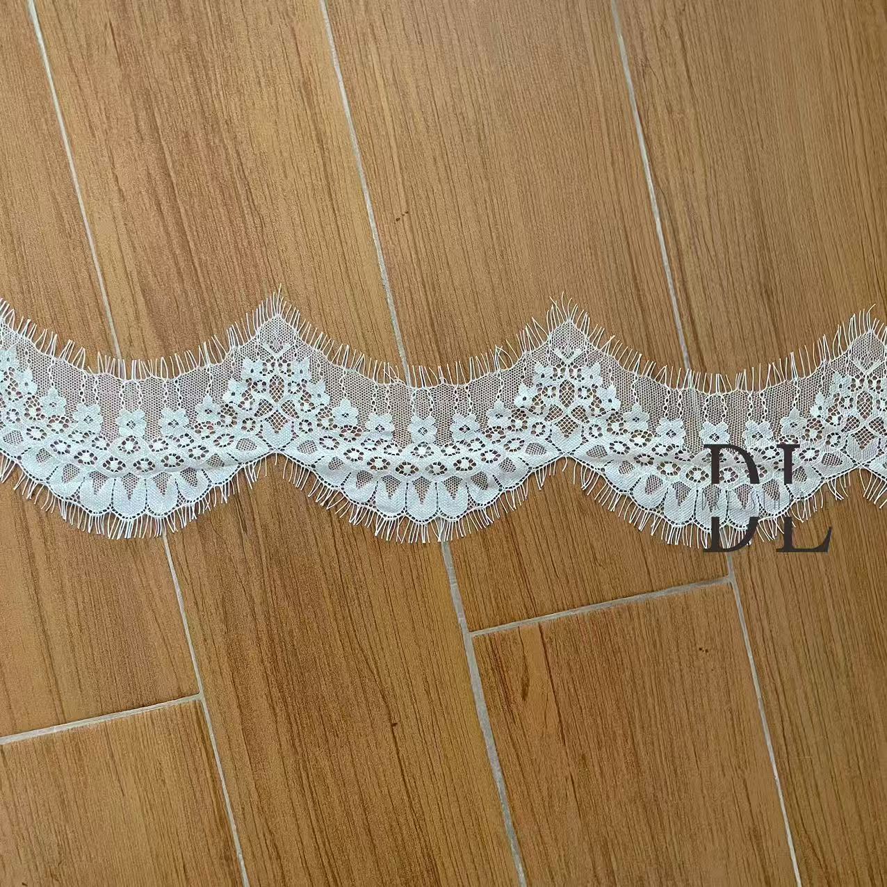 Good quality Chantilly lace trims for DIY fashion clothes, bridal dresses, wedding textiles accessories, home curtain textiles decorate, 3meters/roll