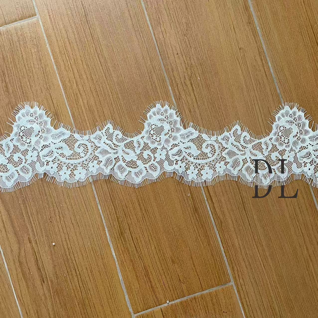 Good quality Chantilly lace trims for DIY fashion clothes, bridal dresses, wedding textiles accessories, home curtain textiles decorate, 3meters/roll