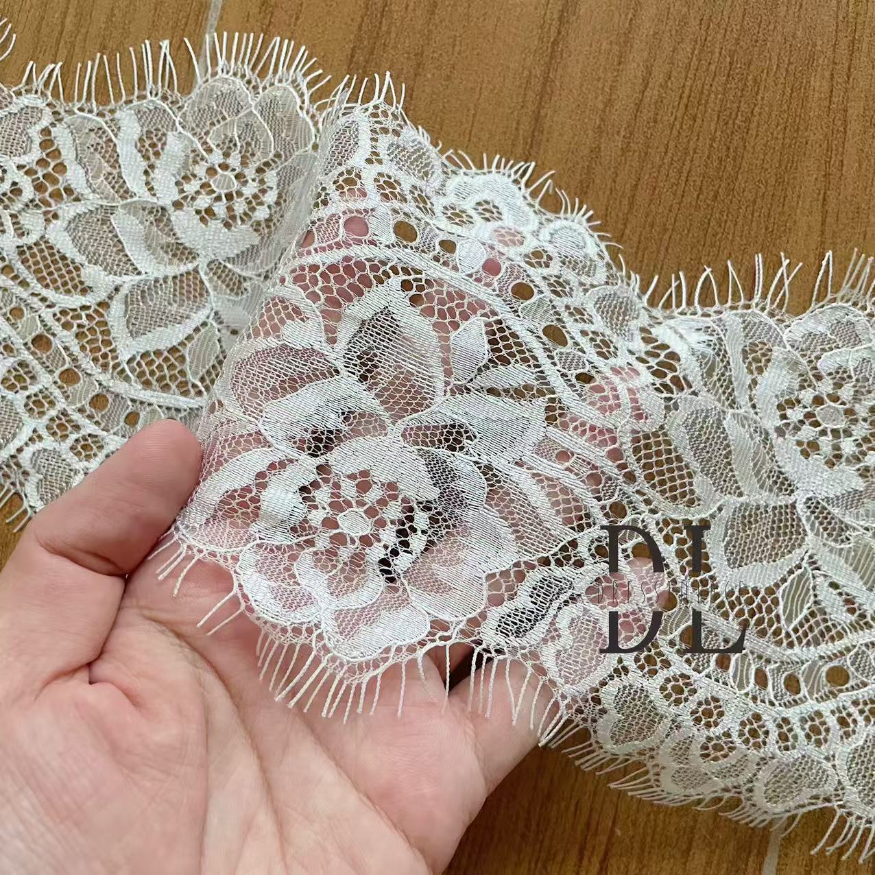 Good quality Chantilly lace borders for DIY fashion clothes, bridal dresses, wedding textiles accessories, home curtain textiles decorate, 3meters/roll