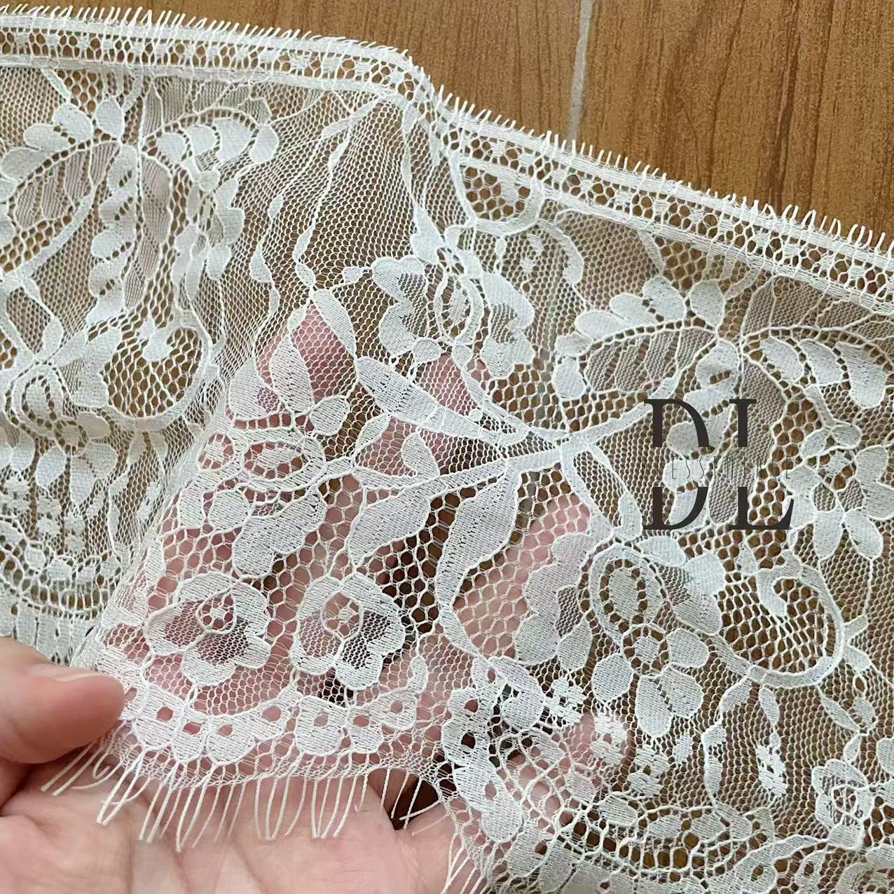 Good quality Chantilly lace borders for DIY fashion clothes, bridal dresses, wedding textiles accessories, home curtain textiles decorate, 3meters/roll