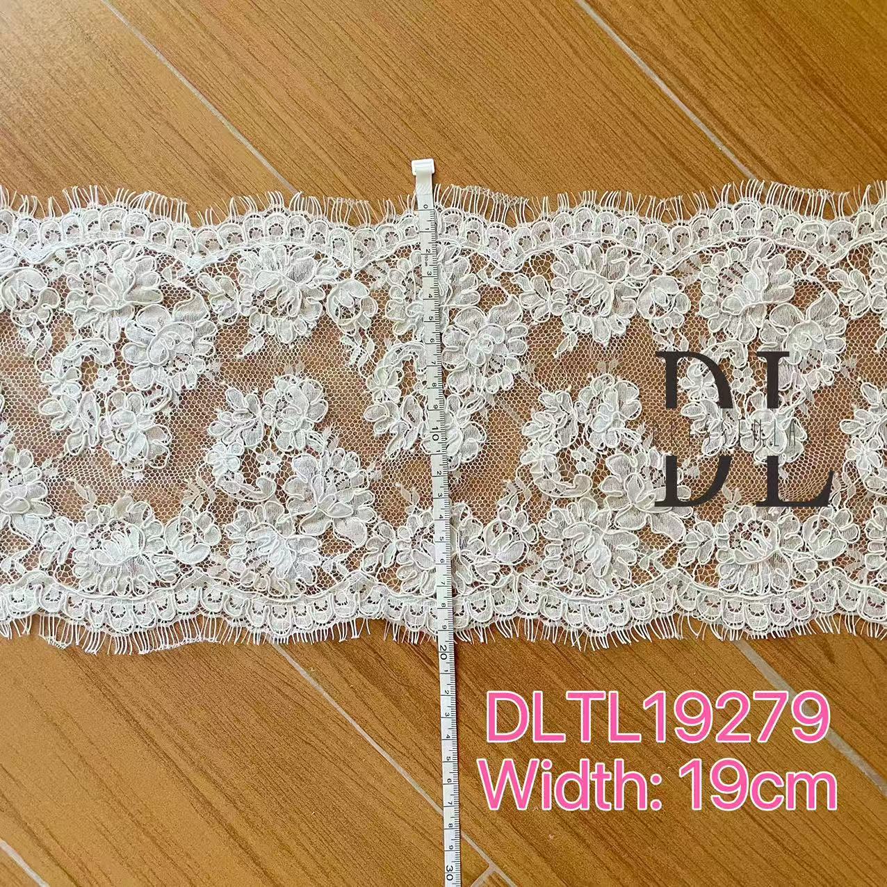 DL130013 Tejido de encaje de flores de satén 3D suave de alta calidad con cuentas de perlas para vestidos de novia 