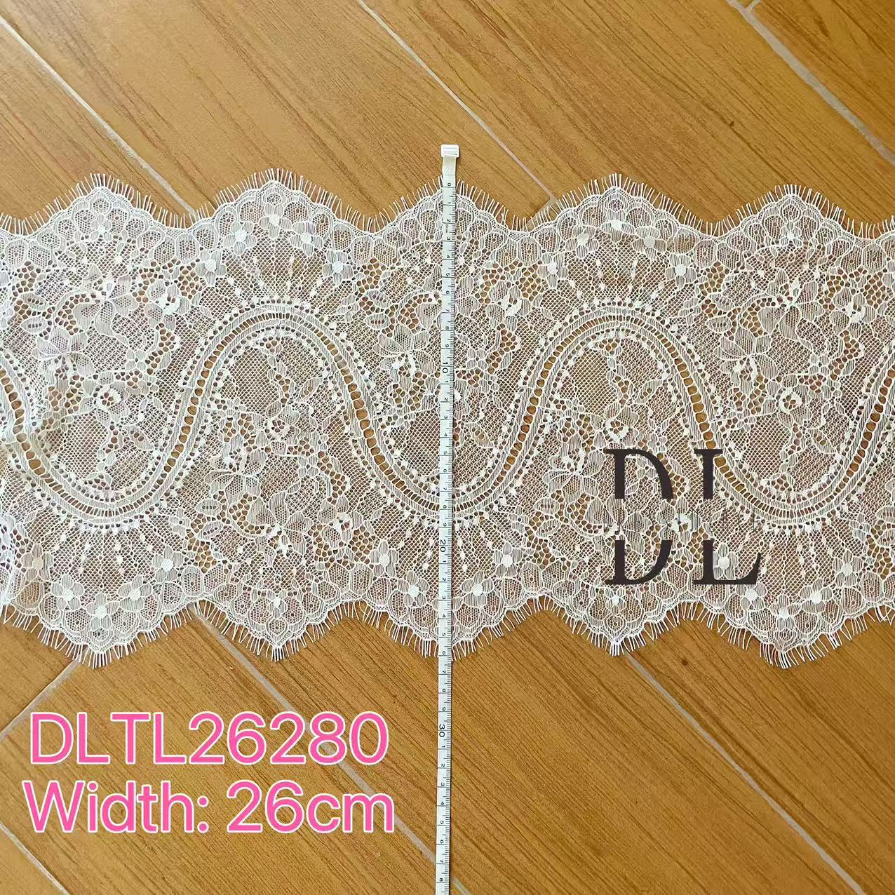 DLX15253 Ricamo Foglie Modello Tessuto di pizzo Bordi larghi 15 cm Perline e paillettes per veli da sposa