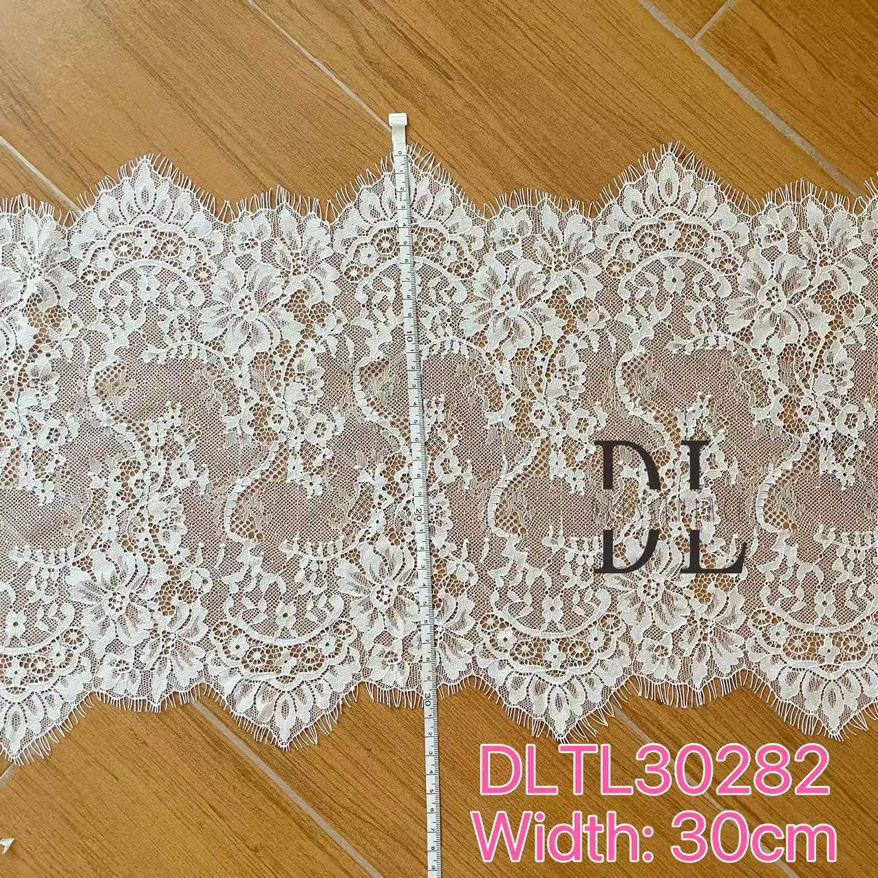 DLX15253 Ricamo Foglie Modello Tessuto di pizzo Bordi larghi 15 cm Perline e paillettes per veli da sposa