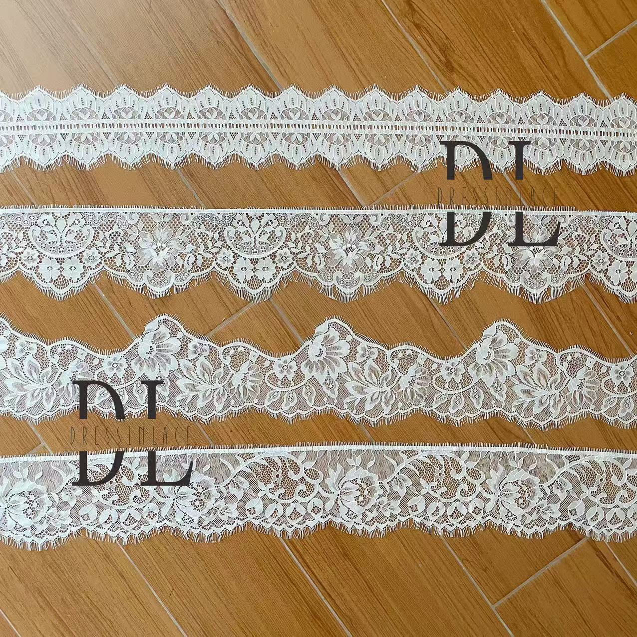 DLX15253 Patrón de hojas bordadas Tejido de encaje Bordes de ancho 15 cm Cuentas y lentejuelas para velos de novia