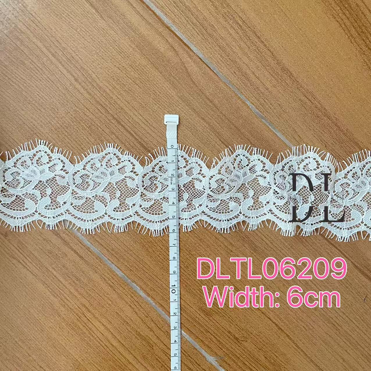 DLX15253 Patrón de hojas bordadas Tejido de encaje Bordes de ancho 15 cm Cuentas y lentejuelas para velos de novia