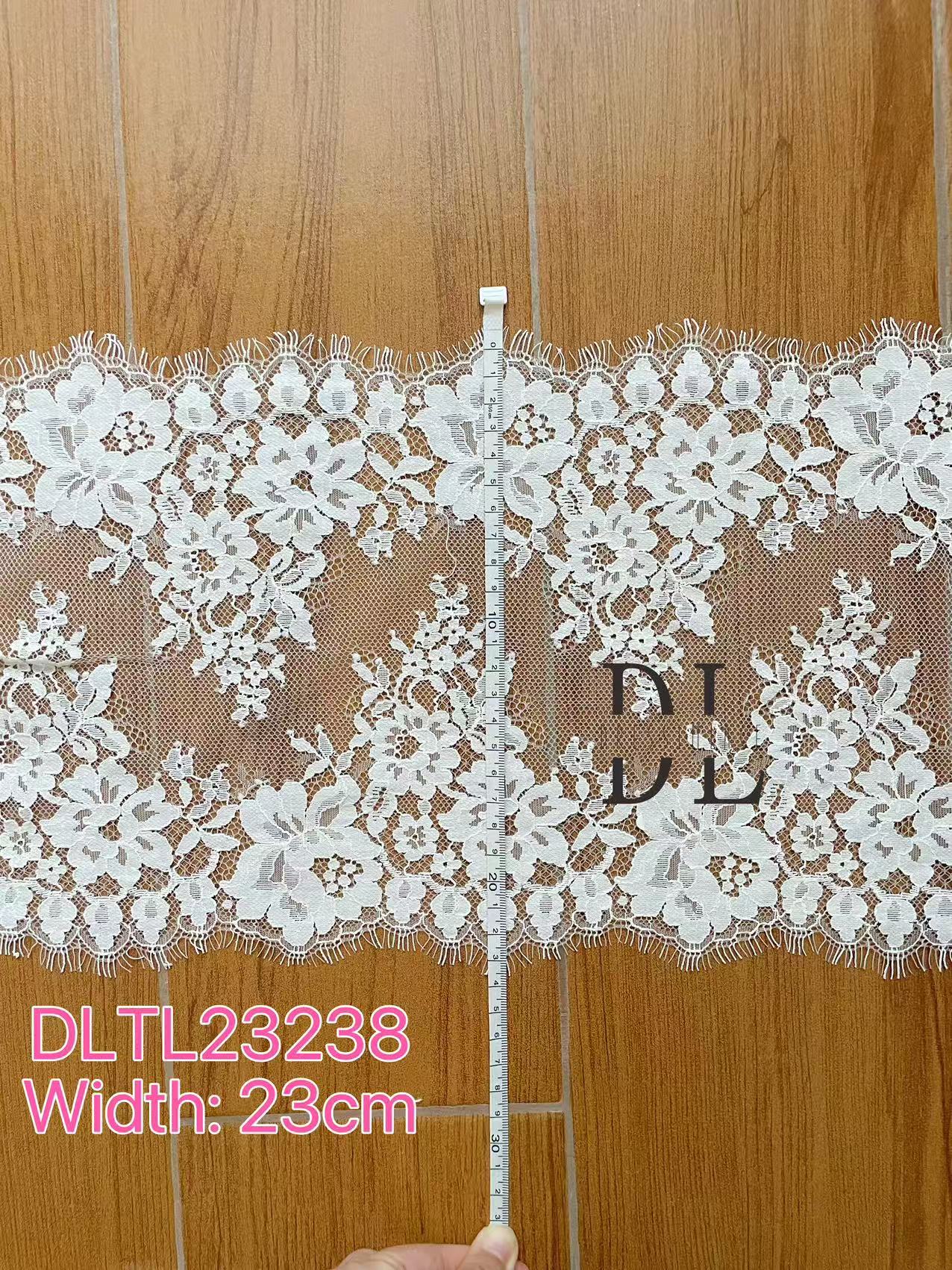 DLX15253 Ricamo Foglie Modello Tessuto di pizzo Bordi larghi 15 cm Perline e paillettes per veli da sposa