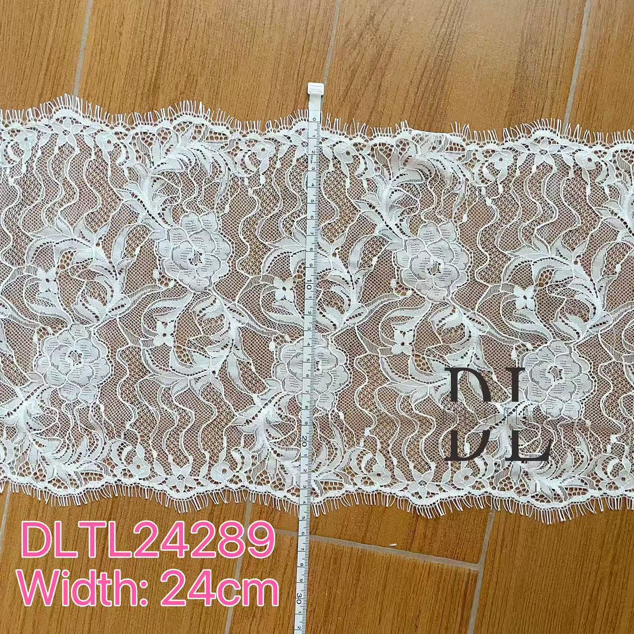 DLX15253 Ricamo Foglie Modello Tessuto di pizzo Bordi larghi 15 cm Perline e paillettes per veli da sposa