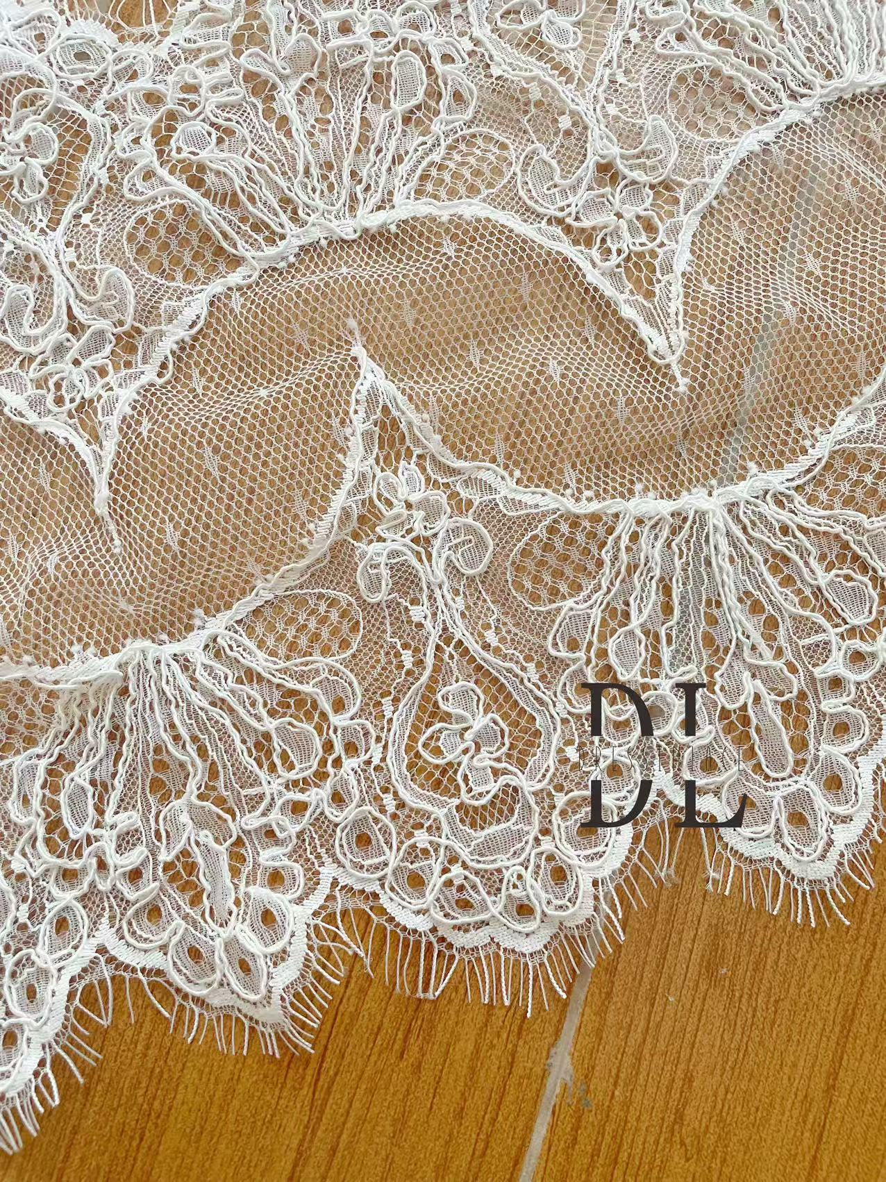 DL130013 Tessuto di pizzo di fiori di raso 3D morbido di alta qualità con perline per abiti da sposa 