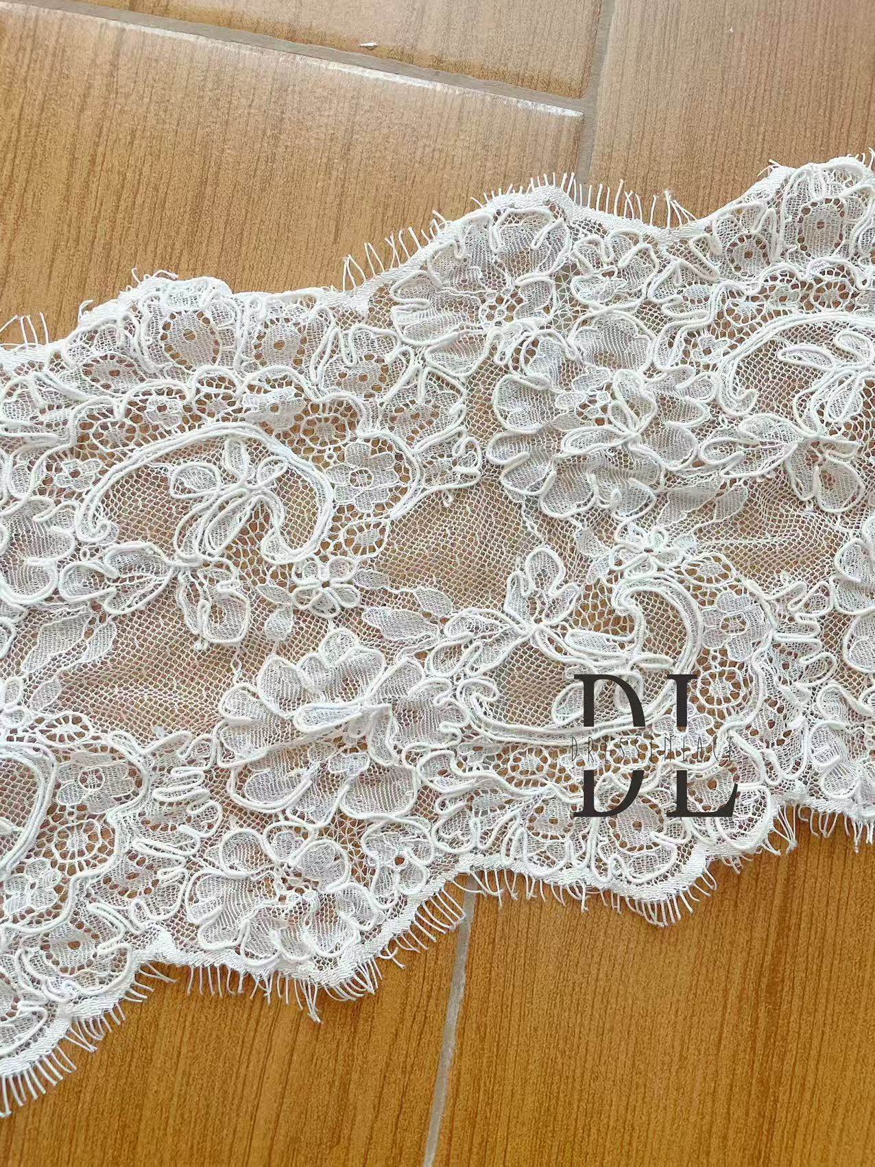 DL130013 Tessuto di pizzo di fiori di raso 3D morbido di alta qualità con perline per abiti da sposa 