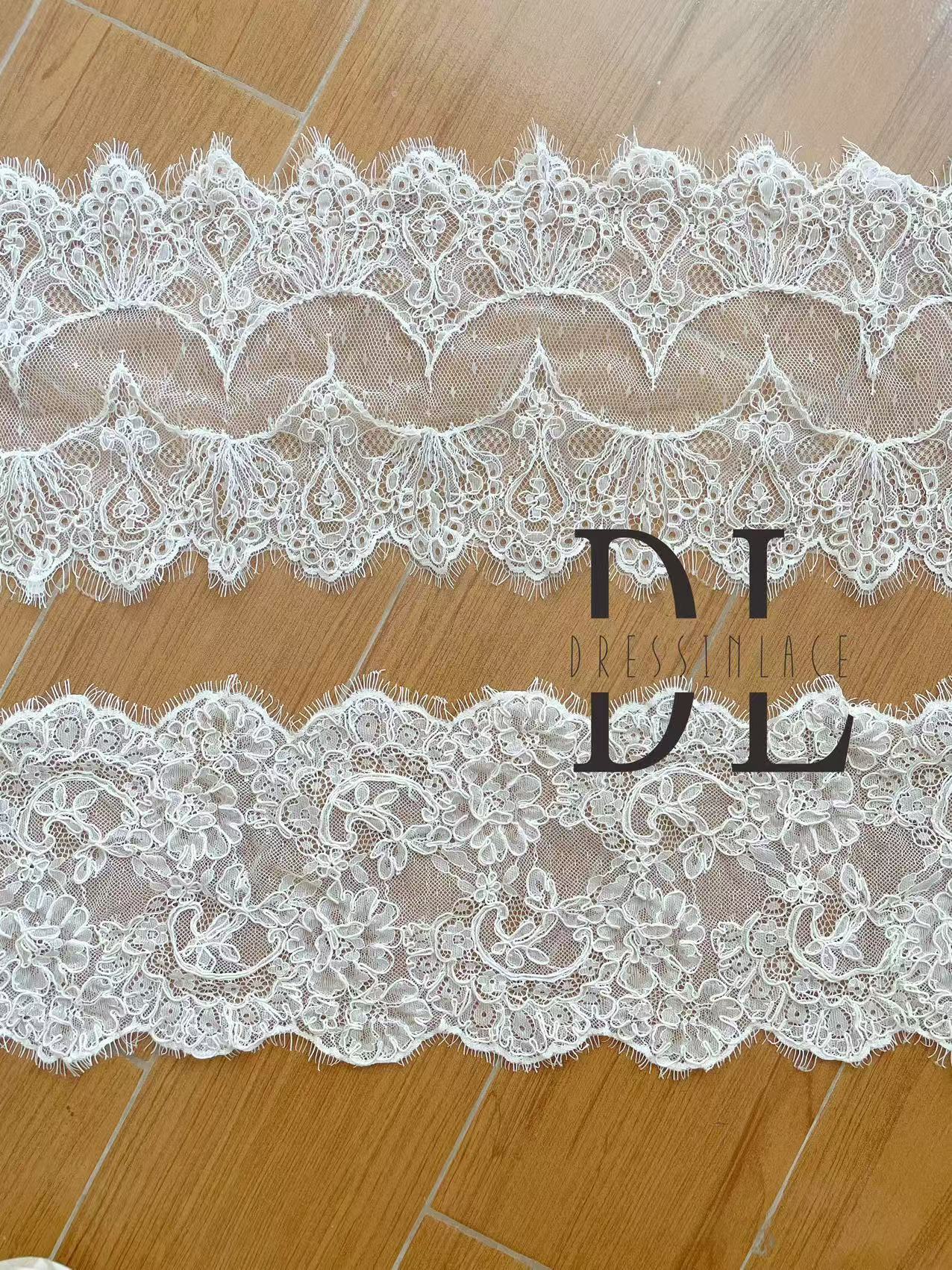 DL130013 Tessuto di pizzo di fiori di raso 3D morbido di alta qualità con perline per abiti da sposa 