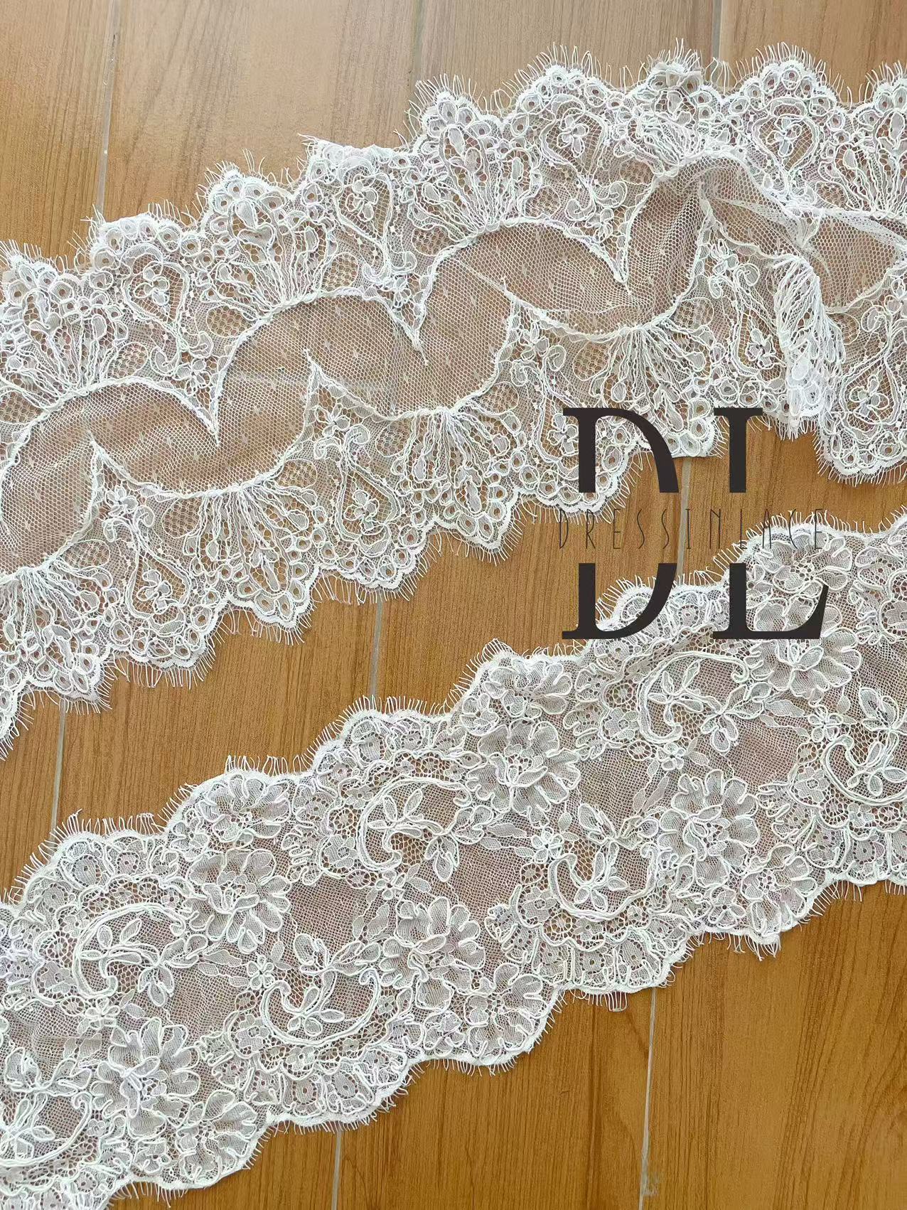 DL130013 Tessuto di pizzo di fiori di raso 3D morbido di alta qualità con perline per abiti da sposa 