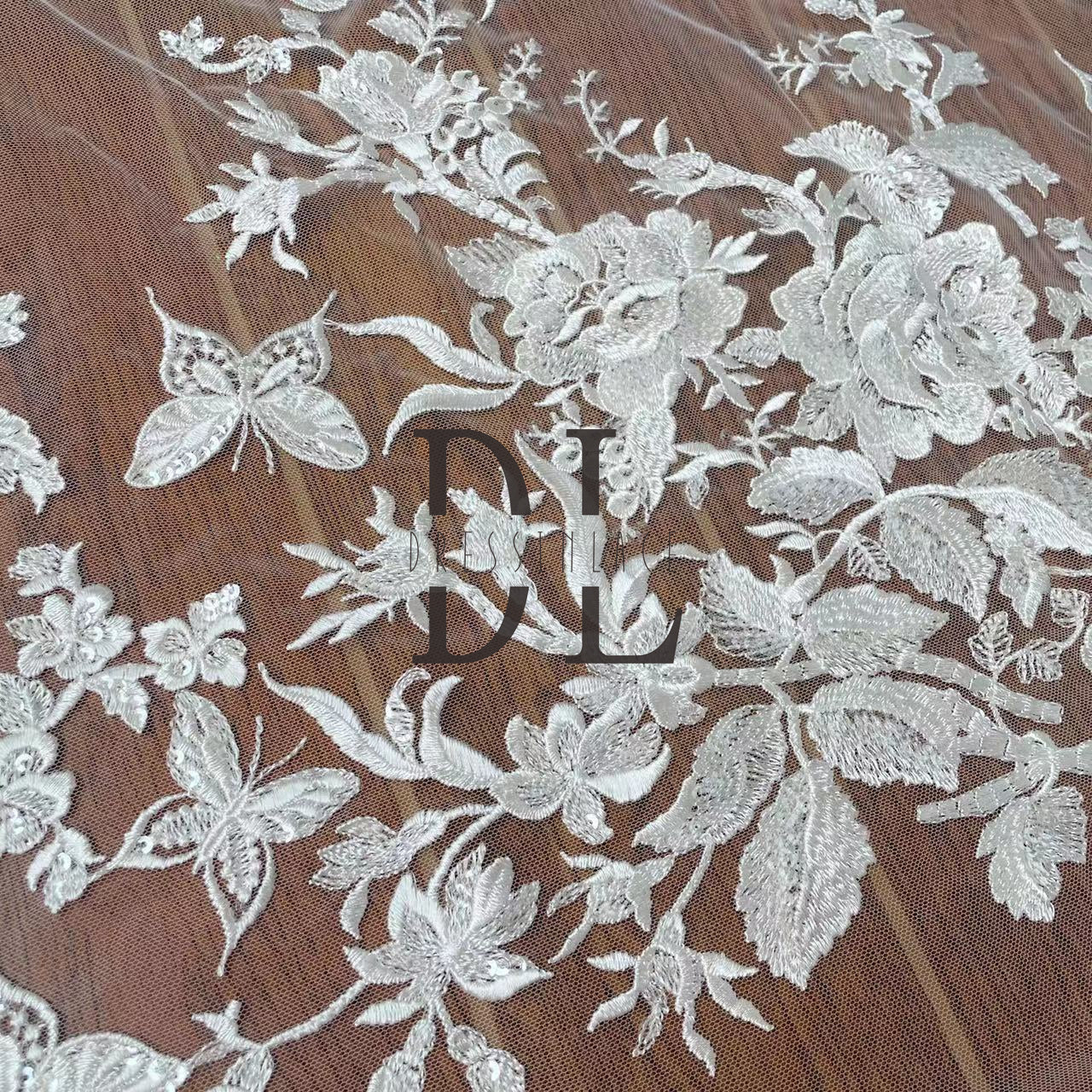 DL130097 Tessuto in pizzo con ricamo a farfalla per abiti da sposa – Paillettes luccicanti e trasparenti con consistenza morbida e delicata sulla pelle DL130097 