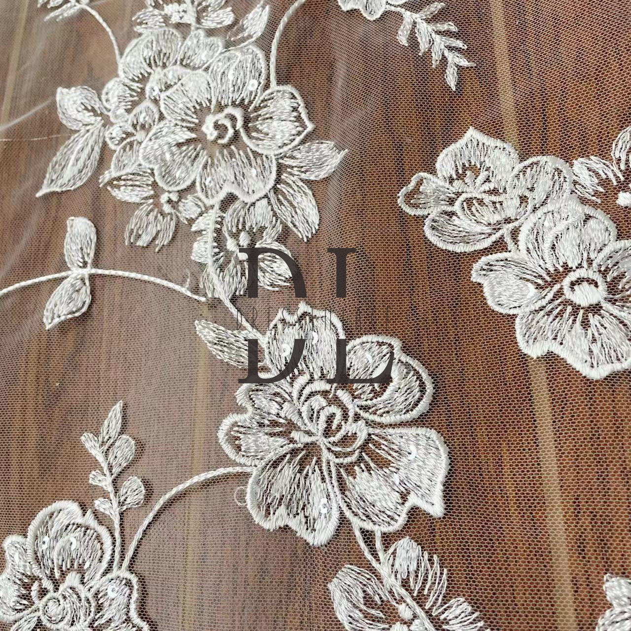 DL130095 Shiny Sequins Lace Fabric - Simple and Cute Flower Design