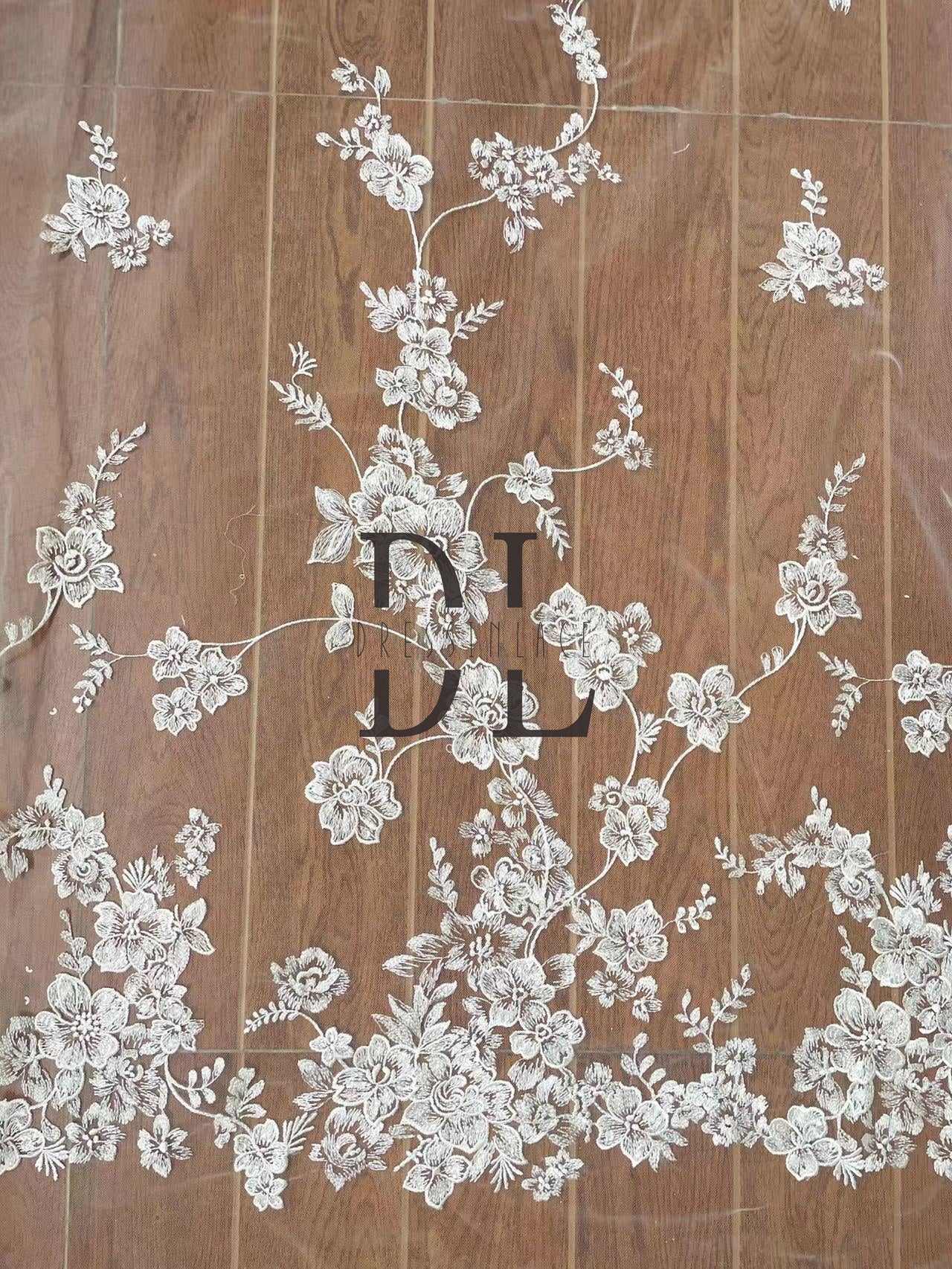 DL130095 Shiny Sequins Lace Fabric - Simple and Cute Flower Design