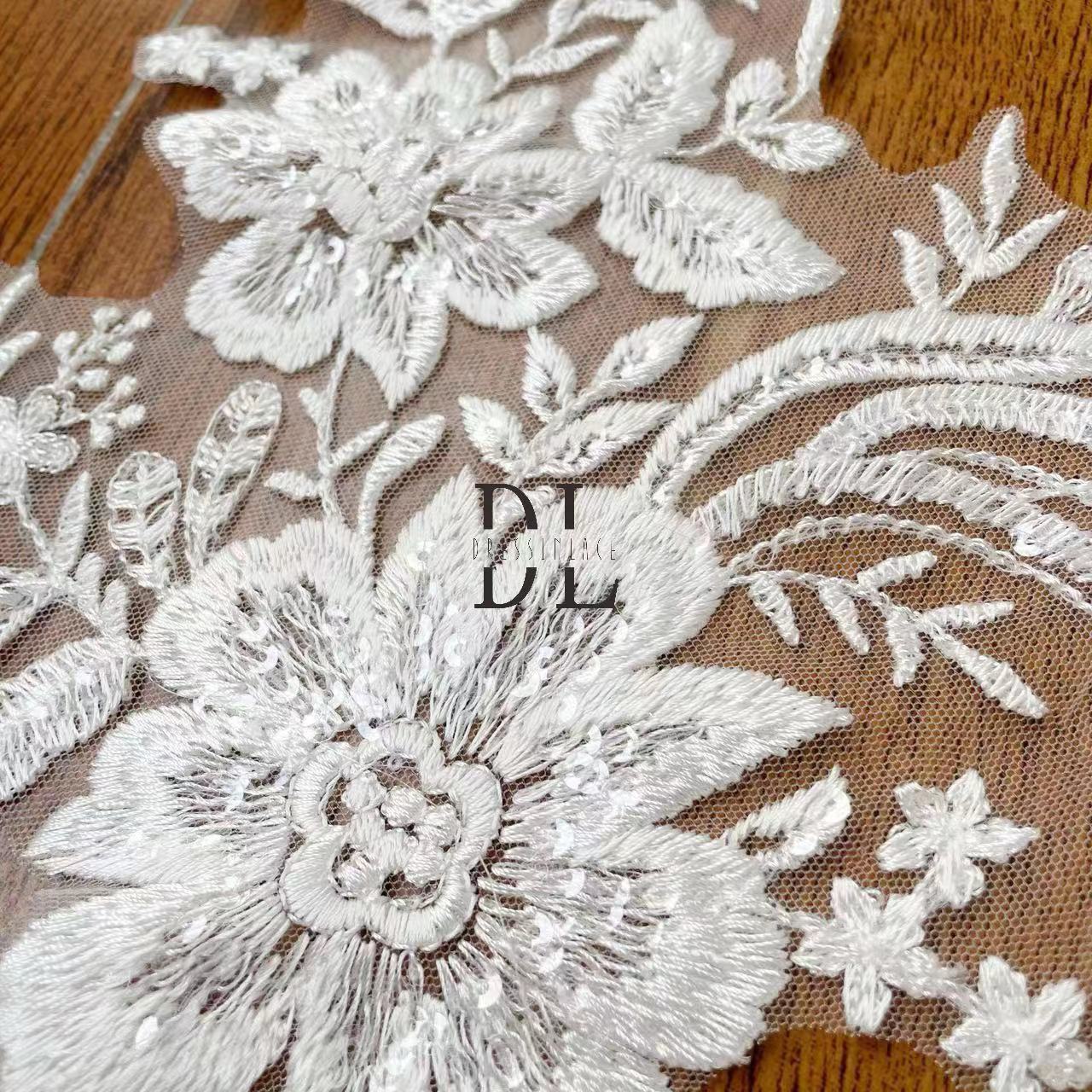 DLM2246 Flowers motifs Embroidered lace Appliques Tulle beads and sequins for wedding dresses home use accessories