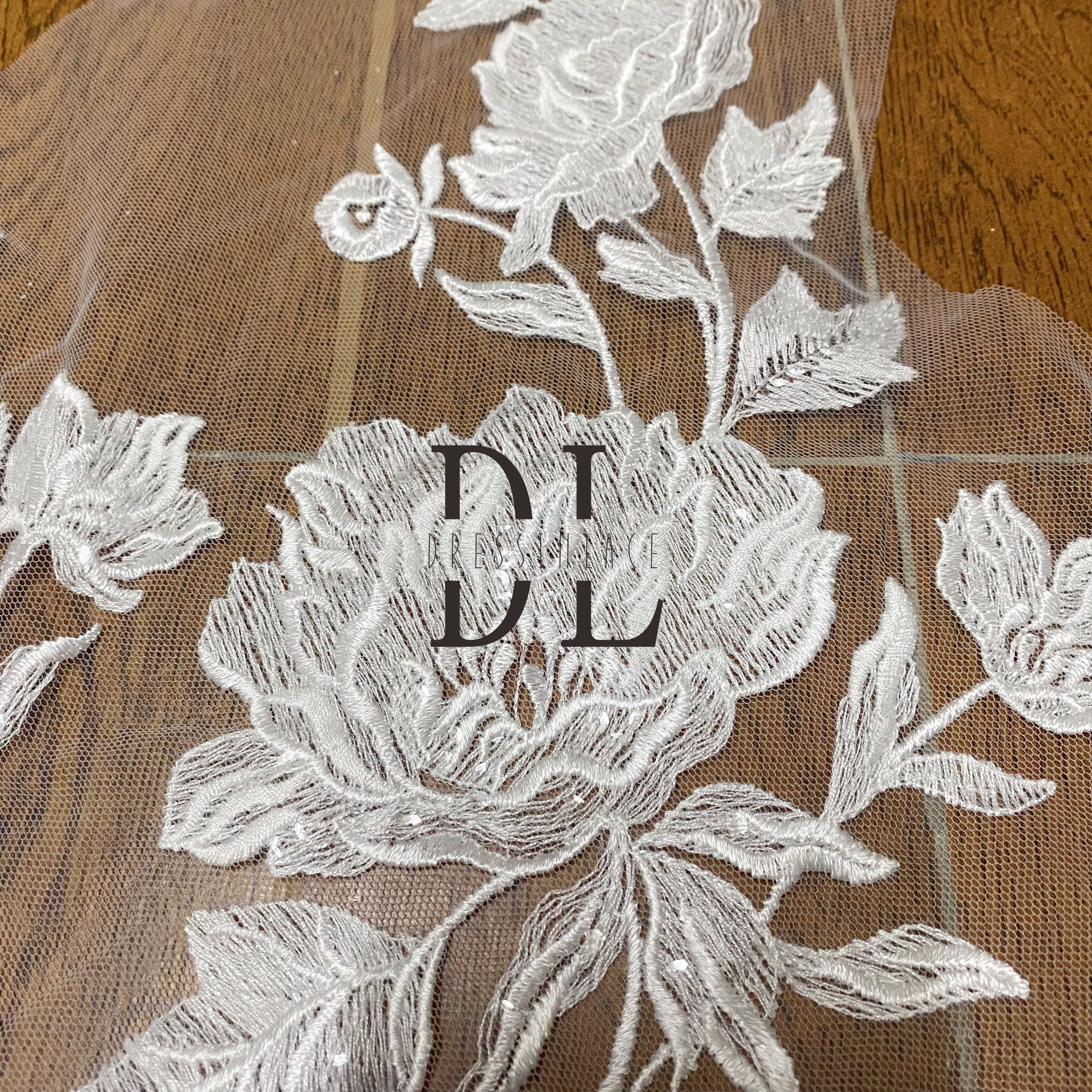 DLM2252 flowers Embroidered lace Appliques with shine sequins for bridal gowns off-white 32*55cm